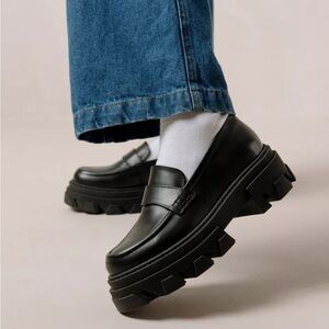 Alohas Trailblazer Loafers Size 38